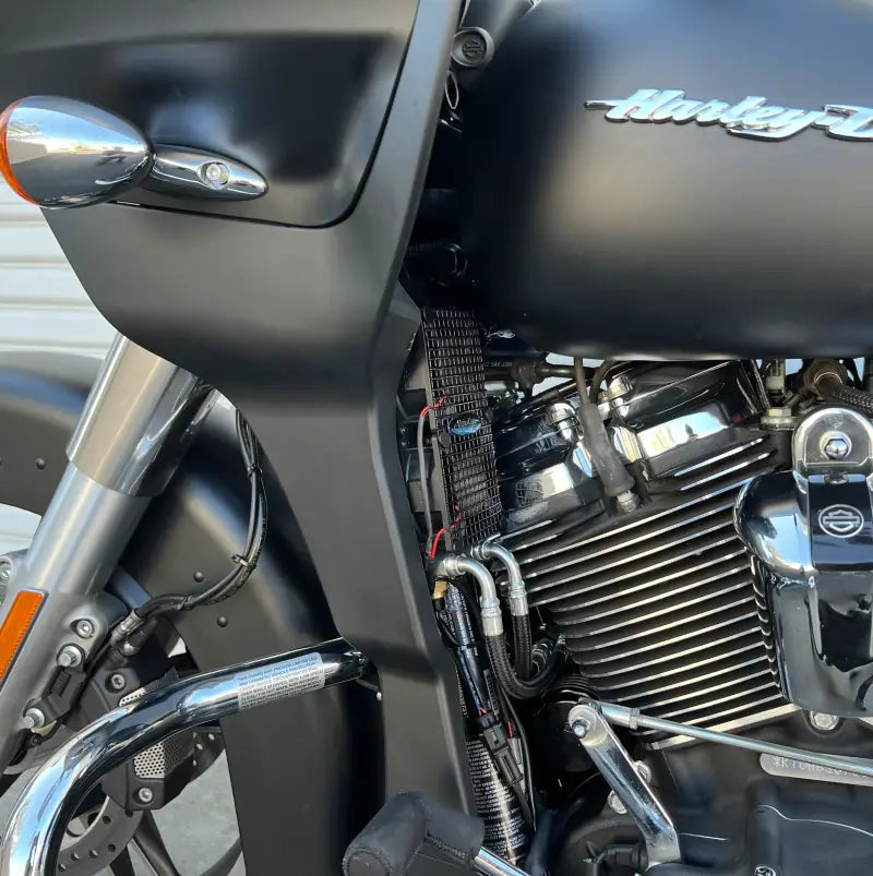 Chopped Oil Cooler M8 Touring `17 23 Blk