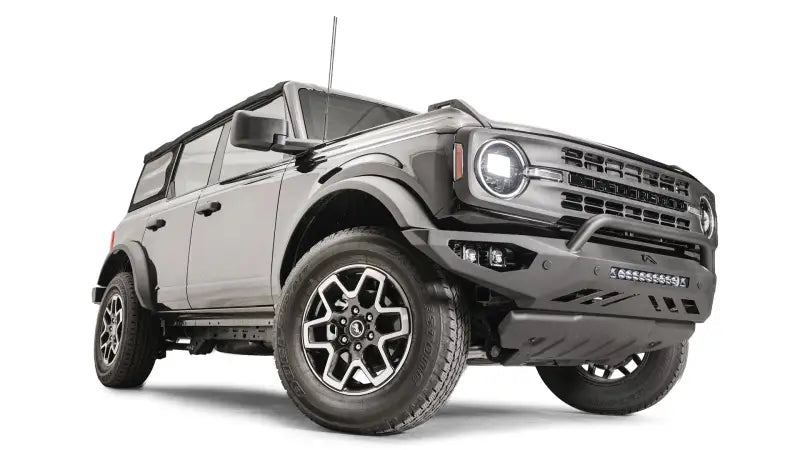 M6651-1 Fab Fours 21-22 Ford Bronco Veng Acc Insert on a stylish Ford Bronco, showcasing custom fit and sleek design enhancements.