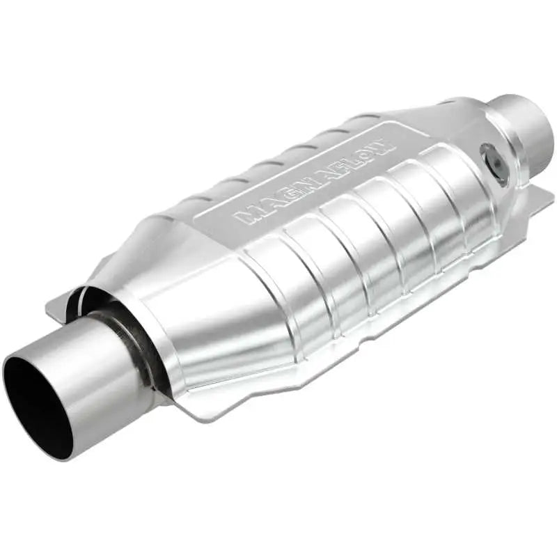 Magnaflow MagnaFlow Conv Univ 2.5 Single O2 Boss