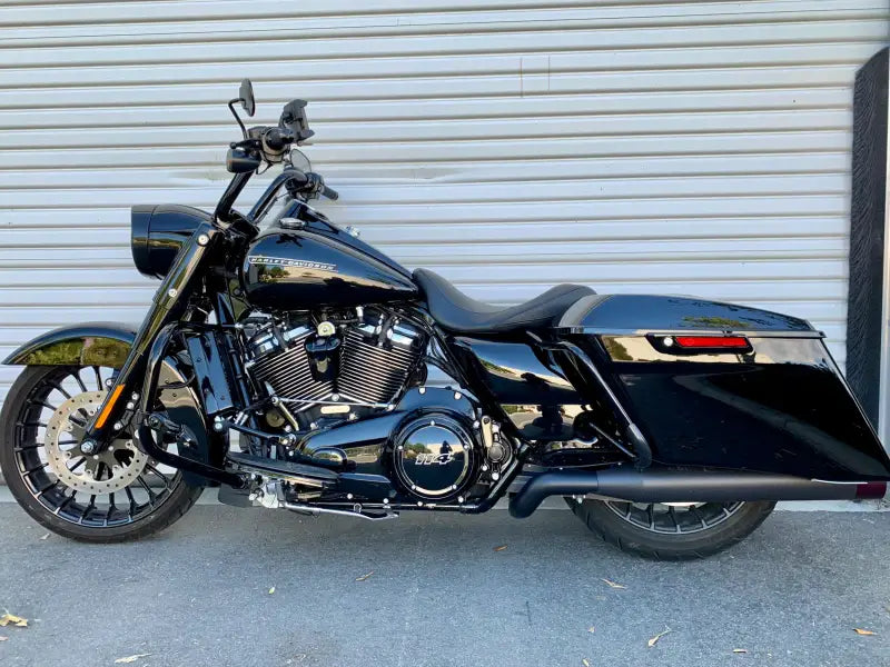 Side Mount Oil Cooler M8 Touring `17 23 Gloss Blk
