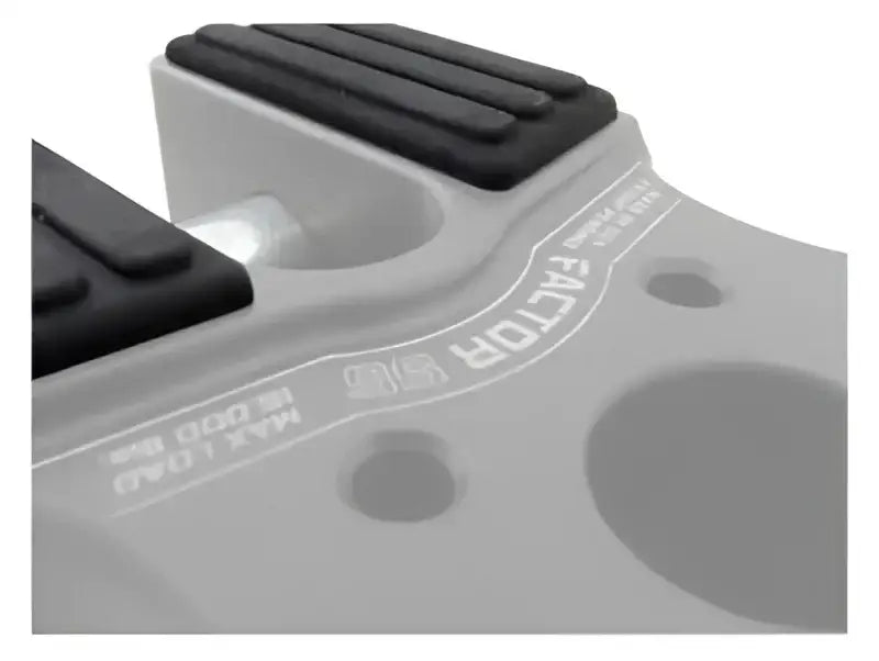 00052 Winch Cable Shackle Mount Guard