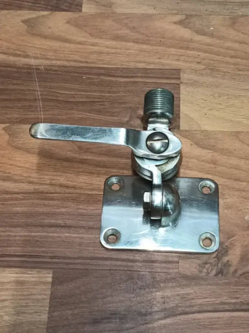Polished metal adjustable antenna mount for 340-75NM digital minimally sized UHF connector