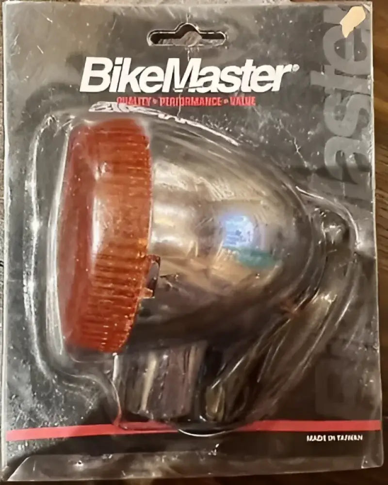 Chrome motorcycle turn signal for Honda bikes, front left turn signal for left turn