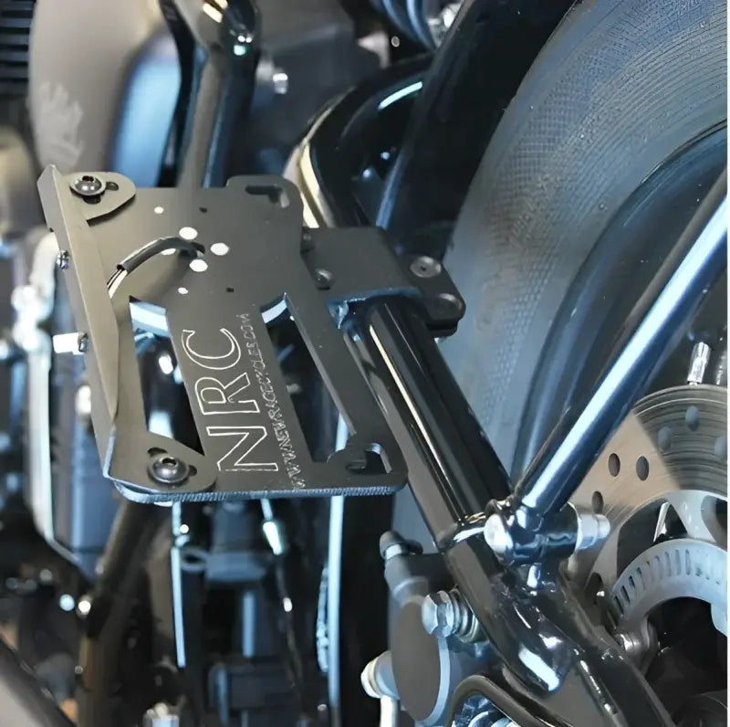 BOBBER-SIDE Side Mount License Plate Tri