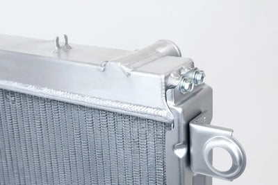 Aluminum radiator with mounting bracket for Toyota Land Cruiser and Lexus LX470