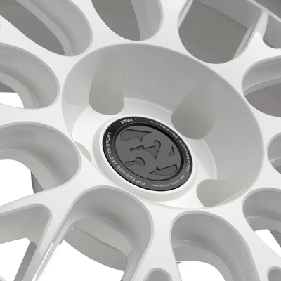 fifteen52 Holeshot RSR 18x9.5 5x114.3 38mm ET 73.1mm Center Bore Rally White - Wheels
