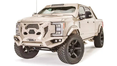 Ford Super Duty 2017 with GR4100-1 Fab Fours Grumper, integrating front bumper and grille for enhanced aesthetics and protection.