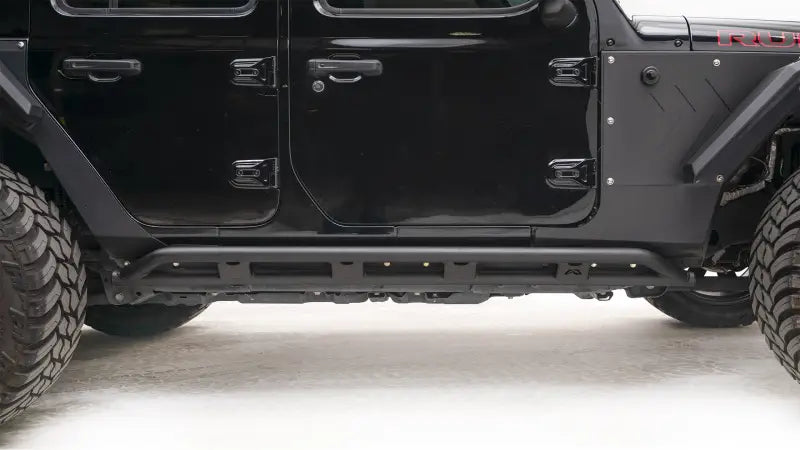 JL18-G1750-1 Fab Fours Jl Tube Slider - Rocker Panel Guard