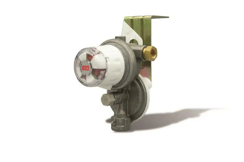 Gas pressure regulator with mounting bracket for Suburban Mfg low capacity automatic changeover system