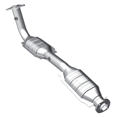 Magnaflow Conv DF 07-08 Toyota Tundra 5.7L P/S - Truck & Automotive