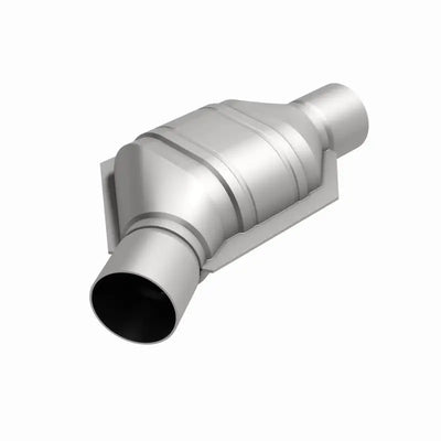 MagnaFlow Conv Univ 2.5 Angled Inlet - Truck & Automotive