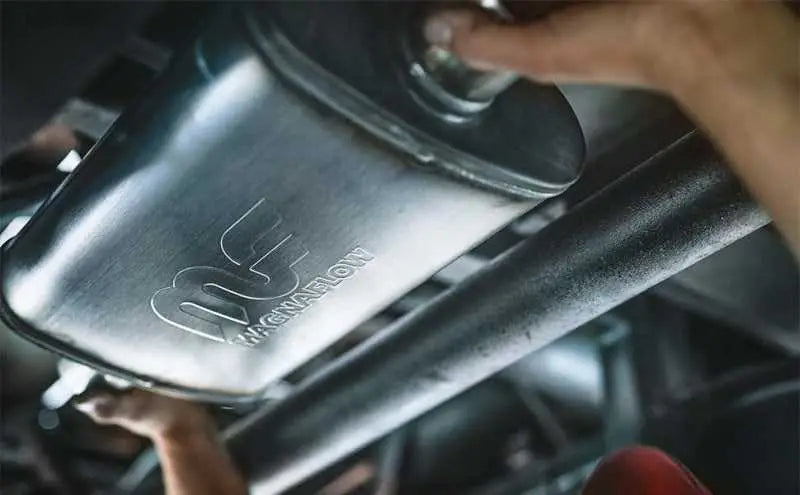MagnaFlow Muffler Trb SS 4X9 14 2.5/2.5 