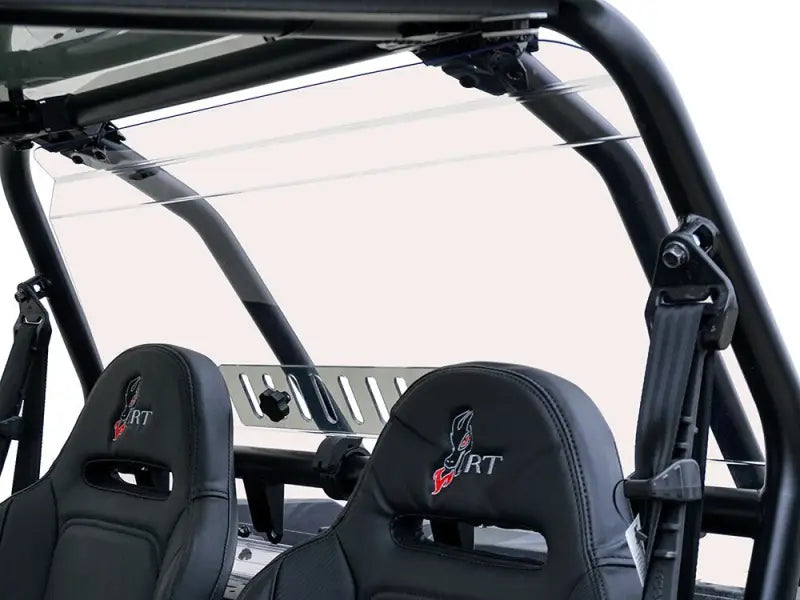 SPIKE Rear Windshield W/Vent Pol