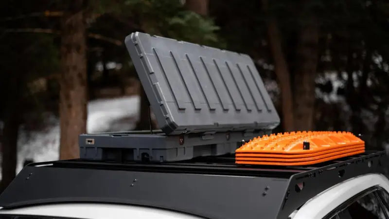 Roof rack with black anodized aluminum, direct fit, mounted on roof