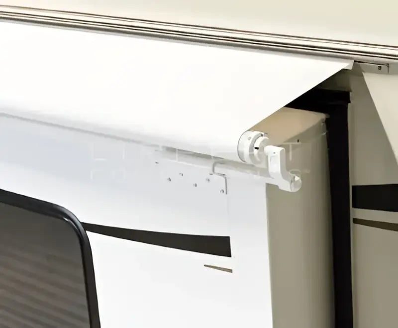 V000163279 Awning